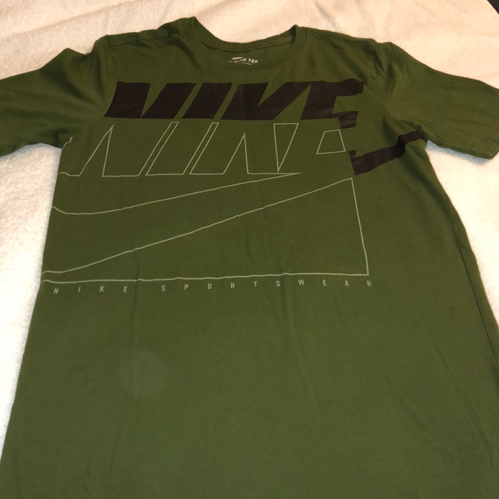 T-shirt - Picture 1 of 3